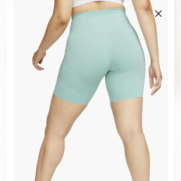 Women’s Nike Go Firm Support High Rise 8” Length Biker Shorts w Pockets Size M - Picture 2 of 5